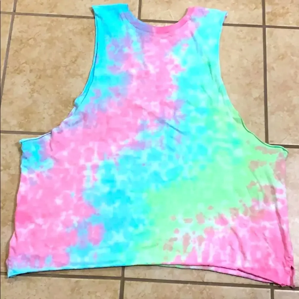 Tie-Dye Muscle Tee Women's XL Fitted Workout Gym Running Bikini Coverage Sexy